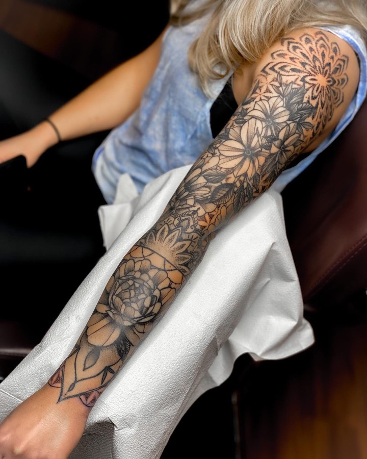 Traditional tattoo by Andy Electric