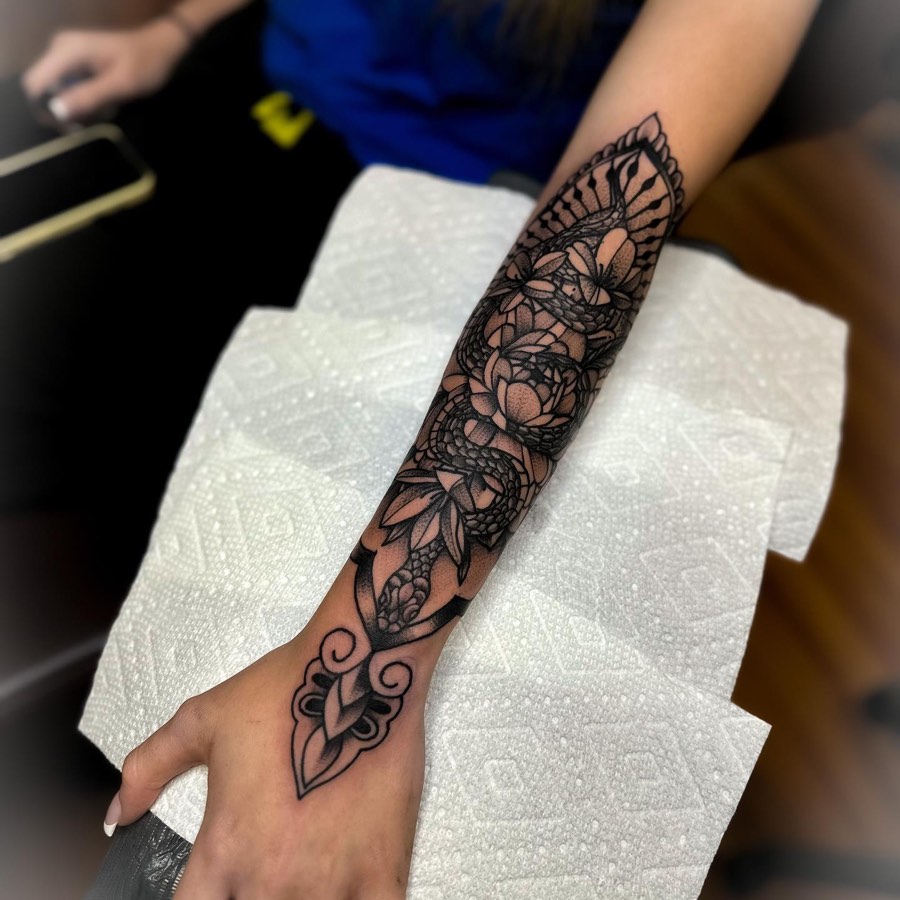 Traditional tattoo by Andy Electric